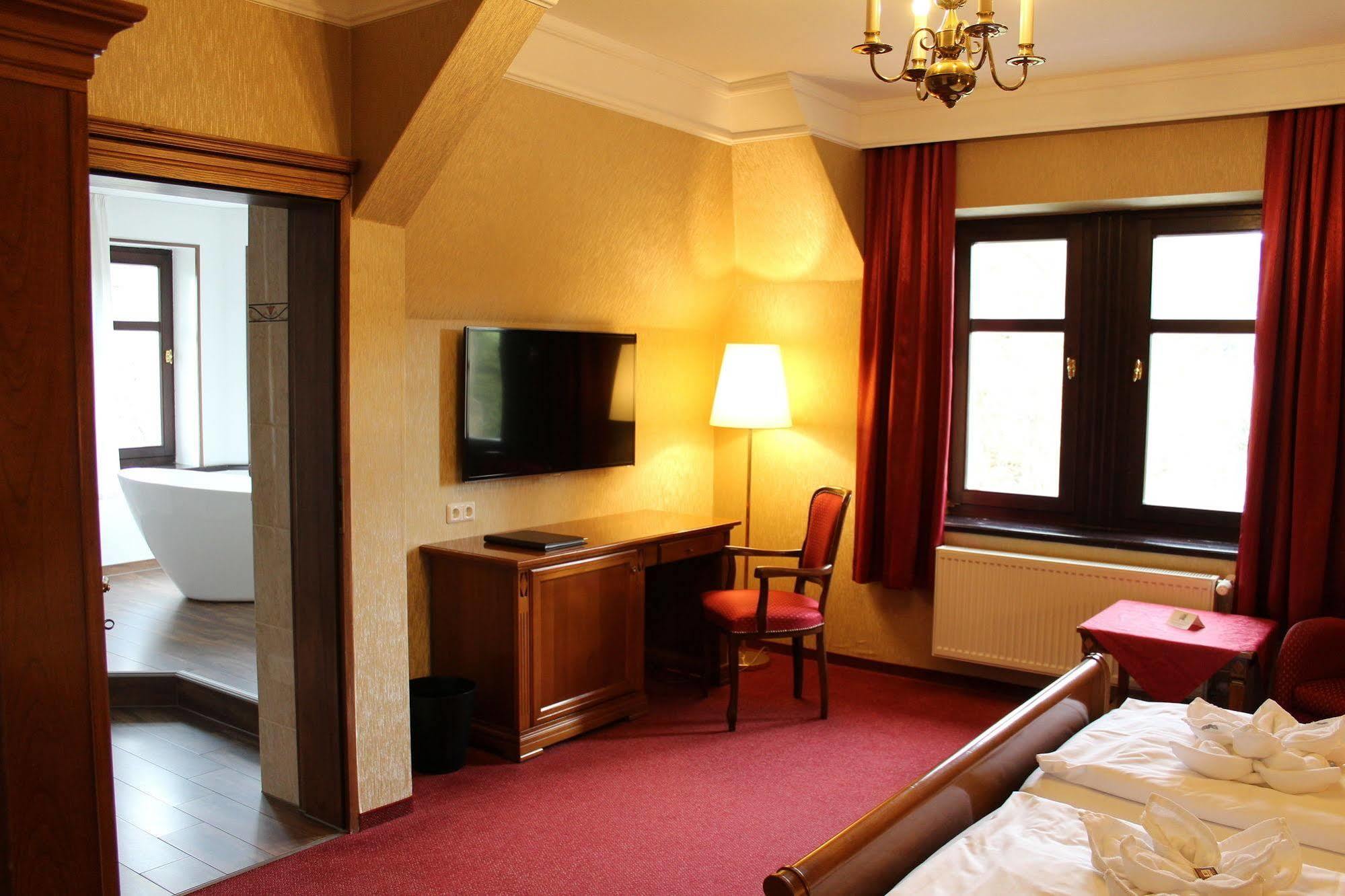 Schlosshotel Stecklenberg Тале Екстериор снимка